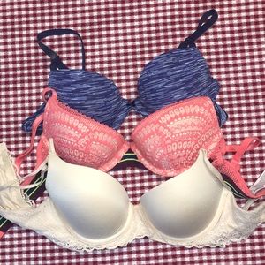 32B/34B SIZE BRAS VICTORIA SECRET/AERIE